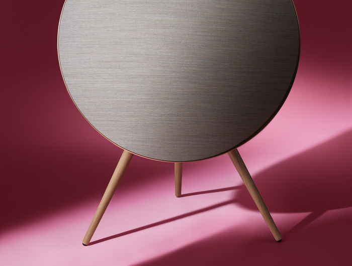 A beautiful all-in-one speaker, a design icon that fits perfectly in any interior.