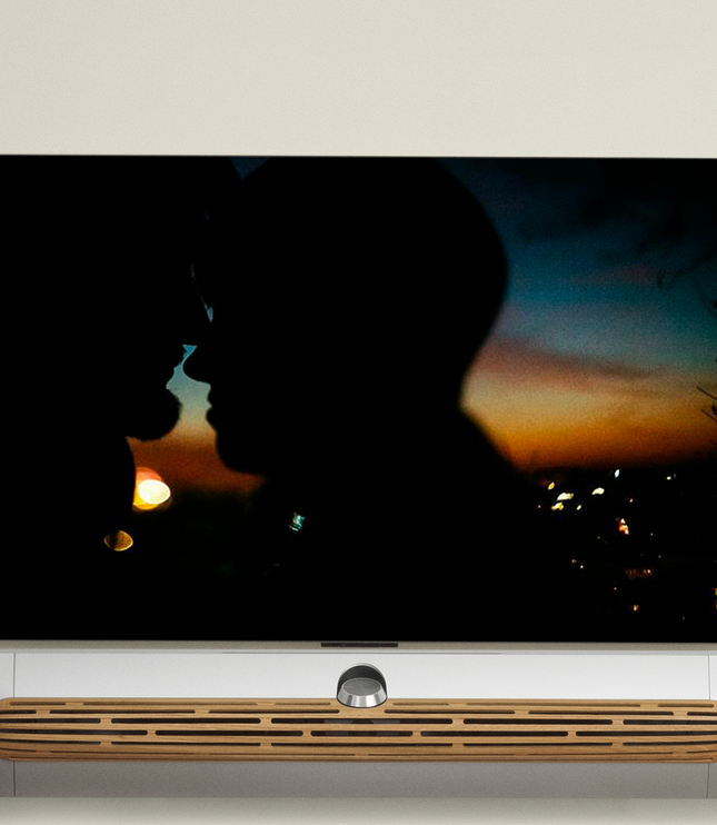 LG OLED TV + BeoSound Premiere Combipack